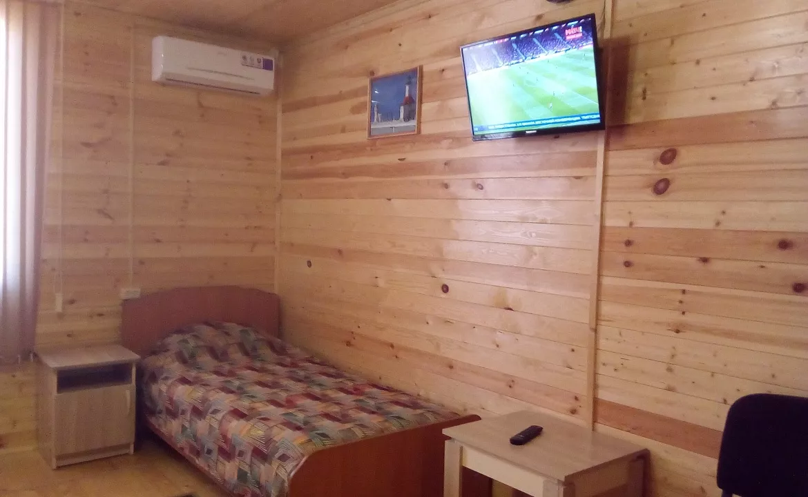 1/2 коттеджа. Коттедж "МОРСКОЙ БРИЗ". Голубицкая