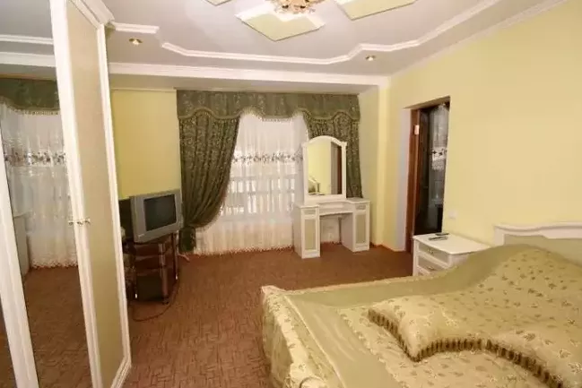 3-местный Стандарт Комфорт однокомнатный. Гостиница «МТЦ Горные вершины». Домбай-гостиницы