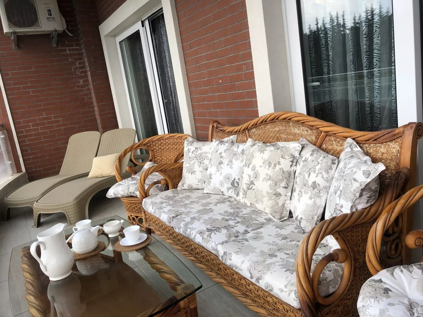 . Квартира в многоквартирном доме Апартаменты . Алушта