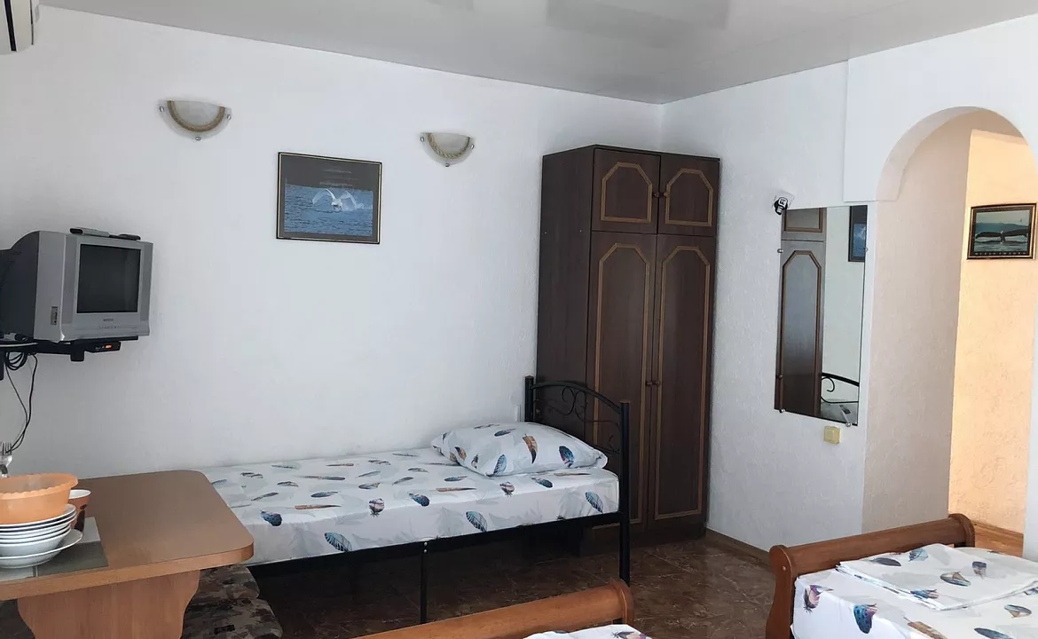 Трехместный номер. Гостевой дом АнНи. Гаспра