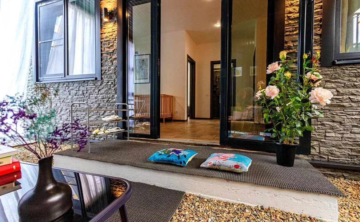 Половина дома (трехкомнатный люкс). Половина дома (трехкомнатный люкс) "У Жоровны". Геленджик