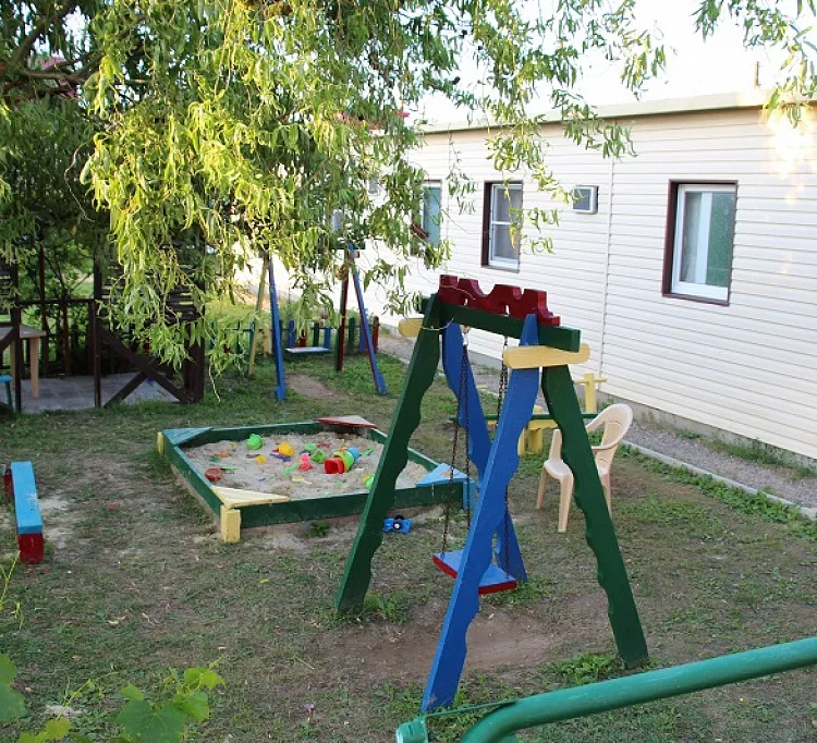 . Частный гостевой дом Янтарная гроздь. Голубицкая