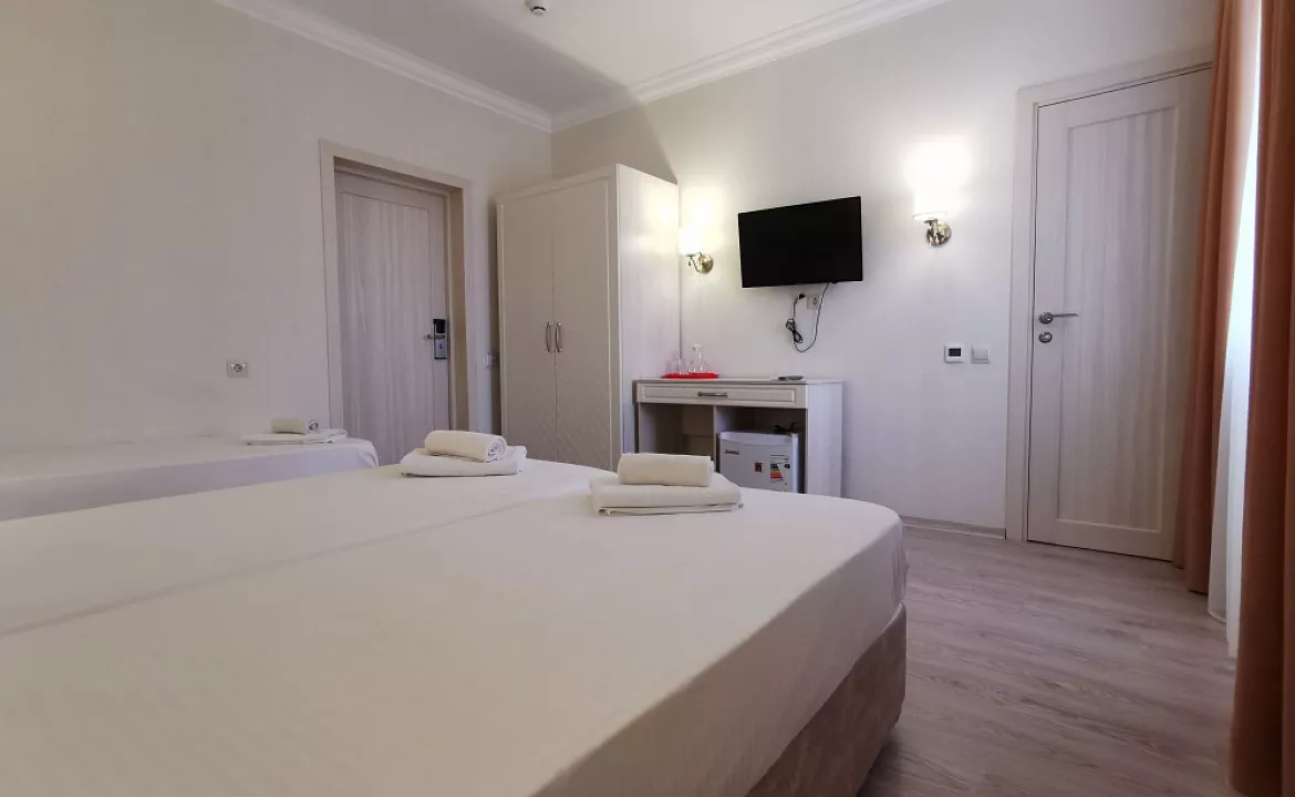 Улучшенный двухместный с балконом. Гостевой дом Orange House . Адлер