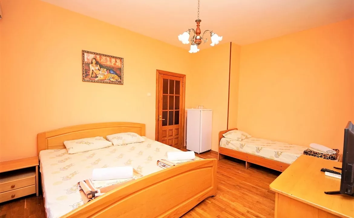 3-х местный номер стандарт. Гостевой дом Атлантис. Лазаревское