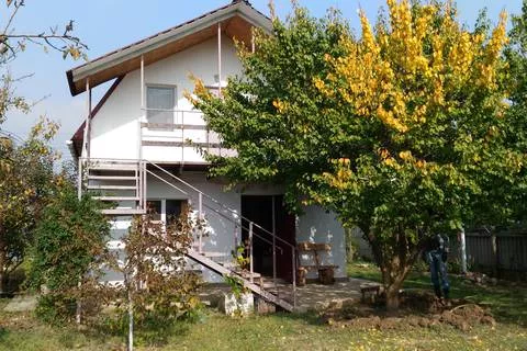 Усадьба двухэтажная «Тридевятое царство». Гостевой дом «СимСим». Заозерное