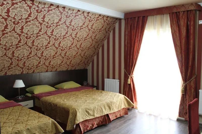 3-х местный Комфорт. Гостевой дом "Дом с дельфинами" (корпус 2). Адлер