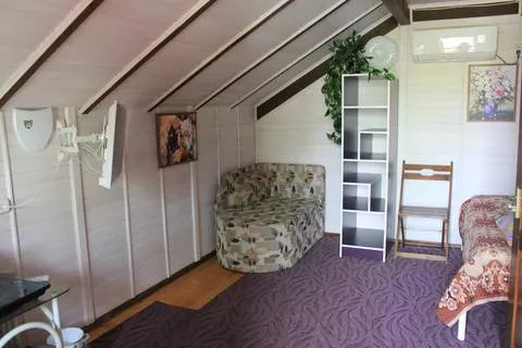 Деревянный коттедж на втором этаже № 4. Гостевой дом Гостевой дом «Ольга». Алушта