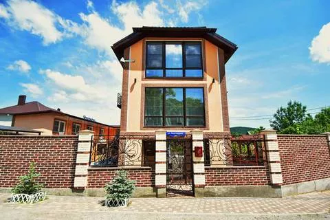 . Гостевой дом Twin-tower. Архипо-Осиповка