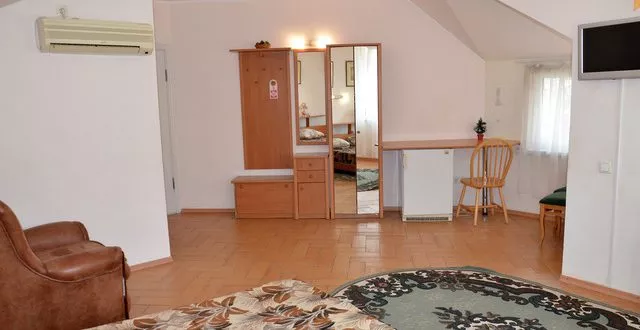 №4 СЕВЕРНЫЙ. Гостевой дом "Мона Лиза". Форос