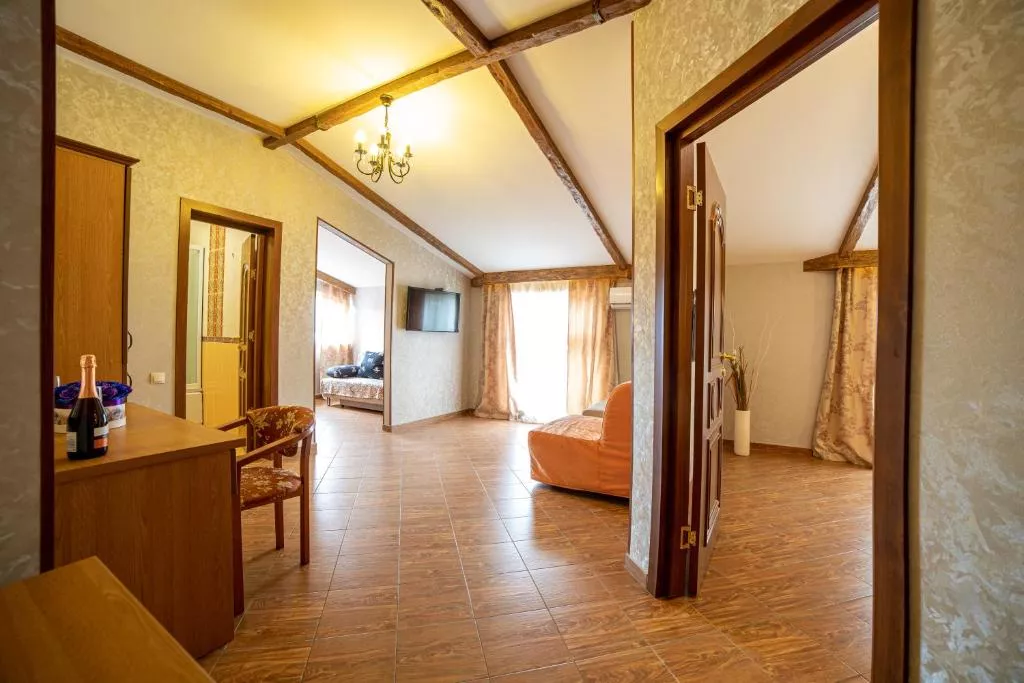 Люкс с 3 спальнями. Отель Атмосфера. Кабардинка Люкс с 3 спальнями. Отель Атмосфера. Кабардинка