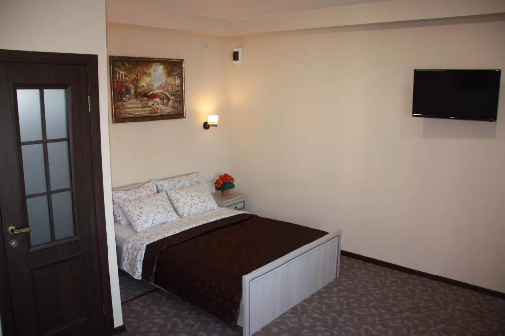 Семейный люкс. Гостиница Приморская. Ейск