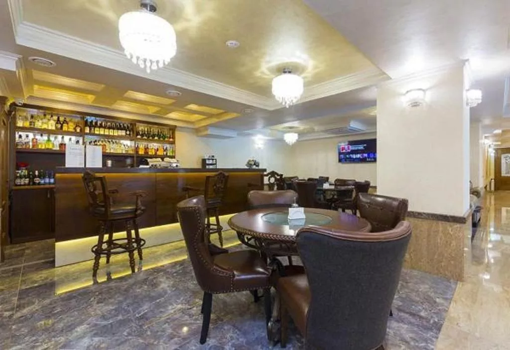 . Отель "Челюскинцев". Гагра