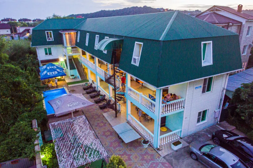 . Гостиница "Максим". Новомихайловский