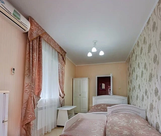 3-х/4-х местный номер «стандарт» со всеми удобствами. Гостевой дом "Виолетта". 