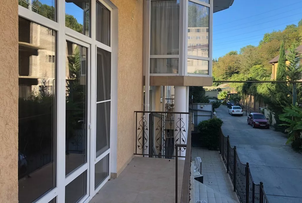 Квартира. Квартира в многоквартирном доме Apart Lenina . Сочи