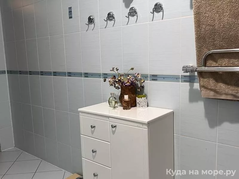 . Квартира в многоквартирном доме Четырехкомнатная квартира в центре Геленджика. Геленджик