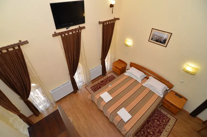 Полулюкс 2-местный на мансардном этаже без балкона. Отель «Перчем». Судак