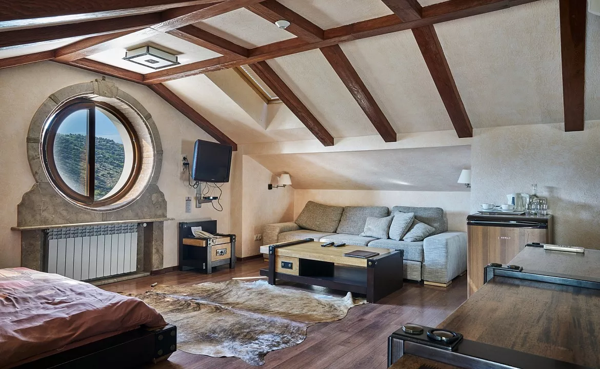 Мансарда. Гостевой дом "KuprInn". Балаклава Мансарда. Гостевой дом "KuprInn". Балаклава