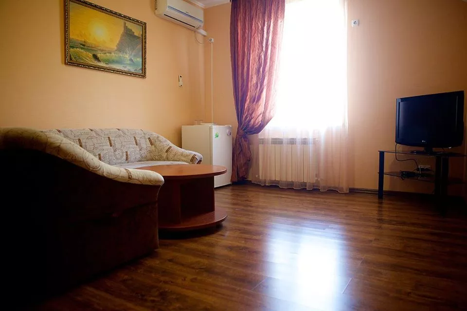 Двухкомнатный люкс. Мини-отель "Бриг". Темрюк