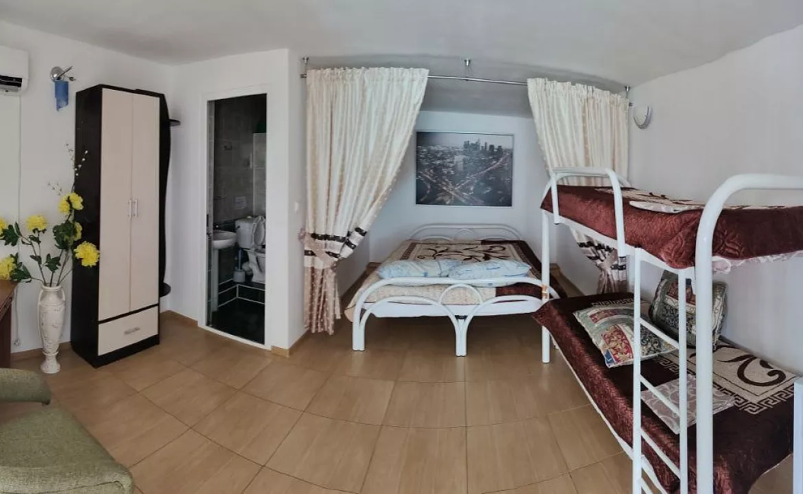 Четырехместный стандартный номер. Гостевой дом Анли. Анапа