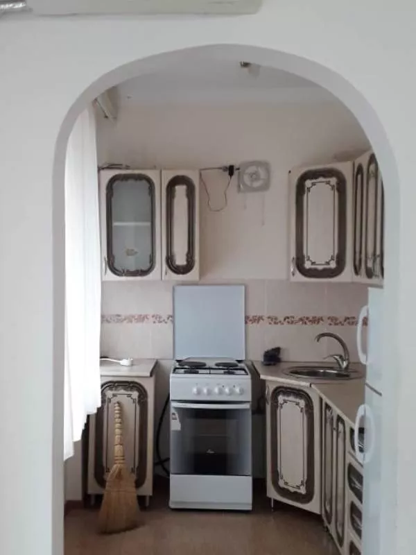 . Квартира в многоквартирном доме однокомнатная Агрба 58. Гудаута