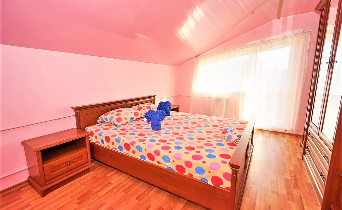 3-х комнатный номер люкс с кухней 6-7 чел . Гостевой дом "Лазурит". Лазаревское