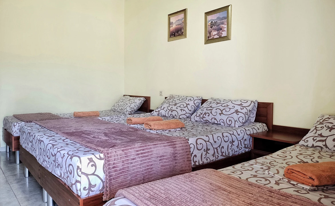 Четырехместный с удобствами и балконом. Гостевой дом "Одиссей" - Кабардинка. Кабардинка