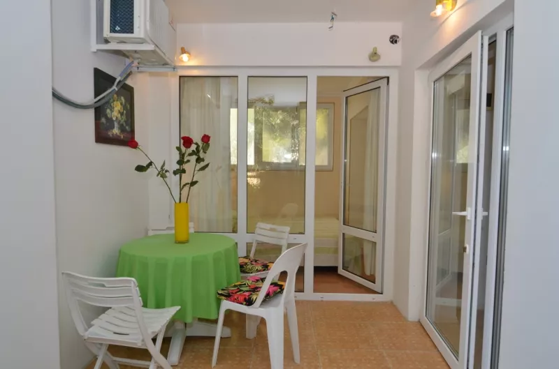 2-КОМНАТНЫЙ НОМЕР С КУХНЕЙ. Пансионат "Вилла-Луиза". Рыбачье