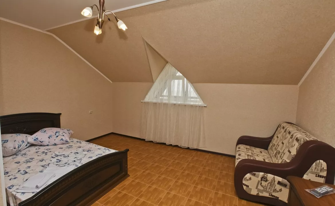 «Семейный» (мансарда 4 этаж, без балкона). Отель «RIVIERA GRAND HOTEL». Лермонтово