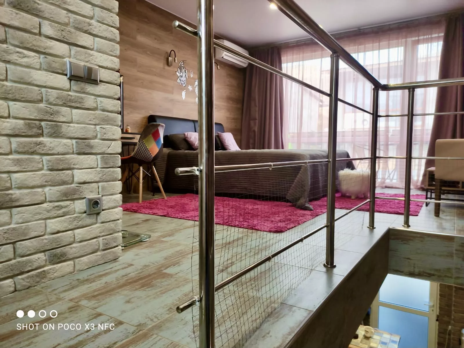 . Квартира в многоквартирном доме на земле в пгт Коктебеле недалеко от моря (700 м), с кондиционером. Коктебель