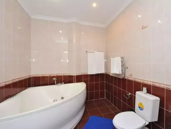 Апартаменты двухкомнатные 2-местные. Гостиница «Домбай». Домбай-гостиницы