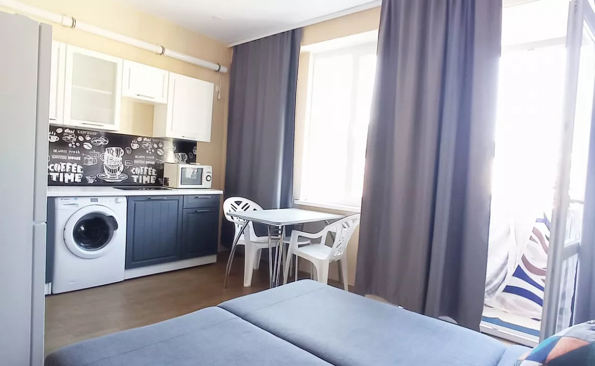 Студия под ключ для пары (есть дополнительное место). Квартира в многоквартирном доме Квартира под ключ с балконом в элитном ЖК СЕМЕЙНЫЙ . Лазаревское