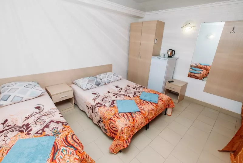 Трехместный номер. Частный сектор Комнаты в центре Анапы. Анапа Трехместный номер. Частный сектор Комнаты в центре Анапы. Анапа