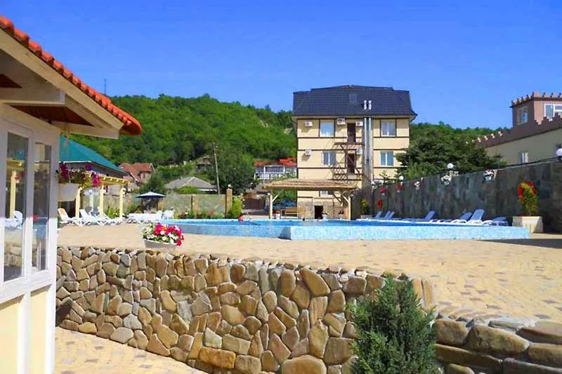 . Гостевой дом "Гостеев"           . Джубга