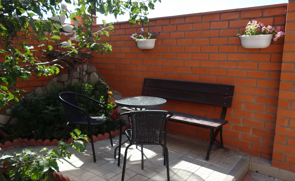 Комнаты  семейные с кухнями . Гостевой дом "Натали" - Геленджик. Геленджик