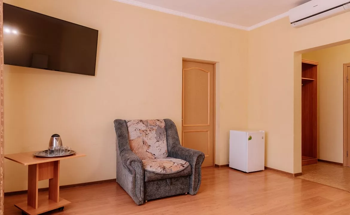 Двухкомнатный с балконом. Гостевой дом "София" - Лазаревское. Лазаревское