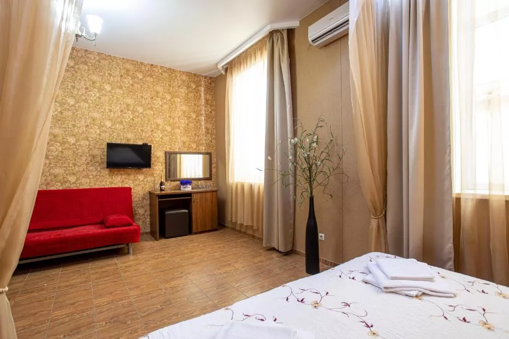 Четырехместный номер. Отель Атмосфера. Кабардинка Четырехместный номер. Отель Атмосфера. Кабардинка