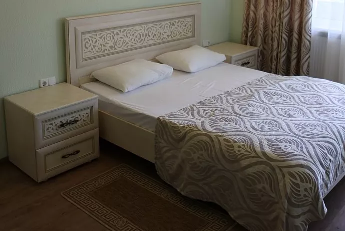 Полулюкс двухкомнатный с балконом. Отель "Villa Oliva-Art". Утёс