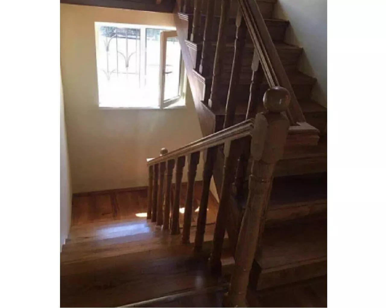 . Частный сектор Две сестры. Сухум