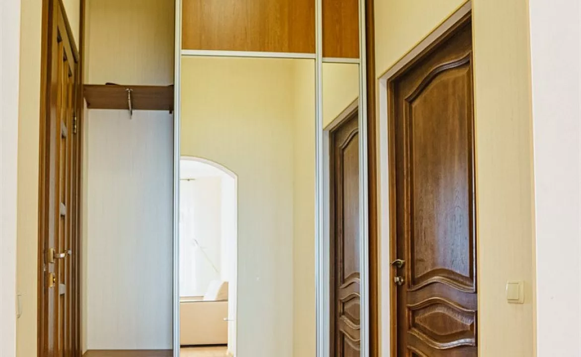 Апартаменты двухкомнатные люкс с террасой 1. Гостевой дом Лиана. Ливадия