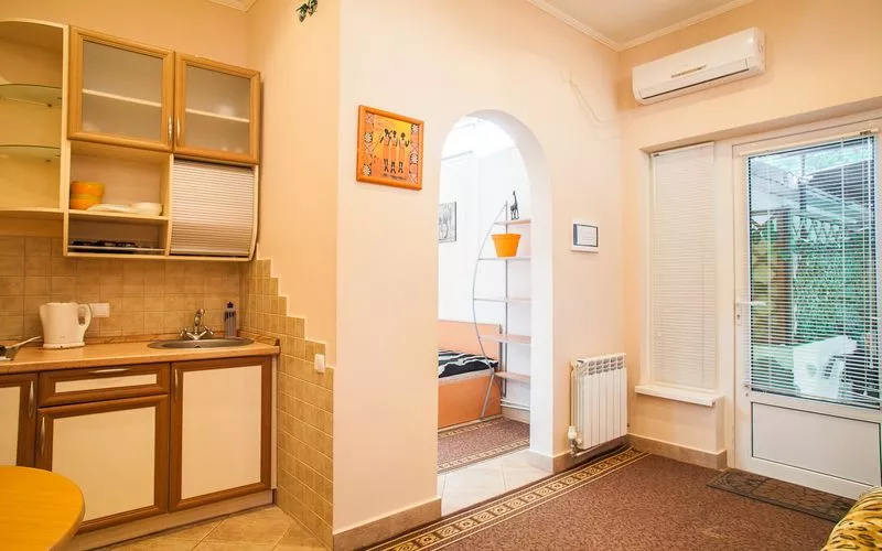 . Гостиный дом на Лавровом. Ялта