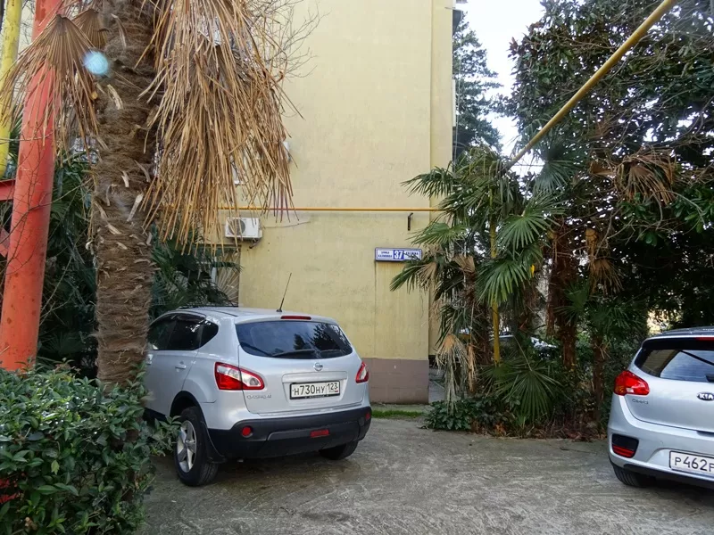 . Квартира в многоквартирном доме Калинина 37 кв 65". Адлер