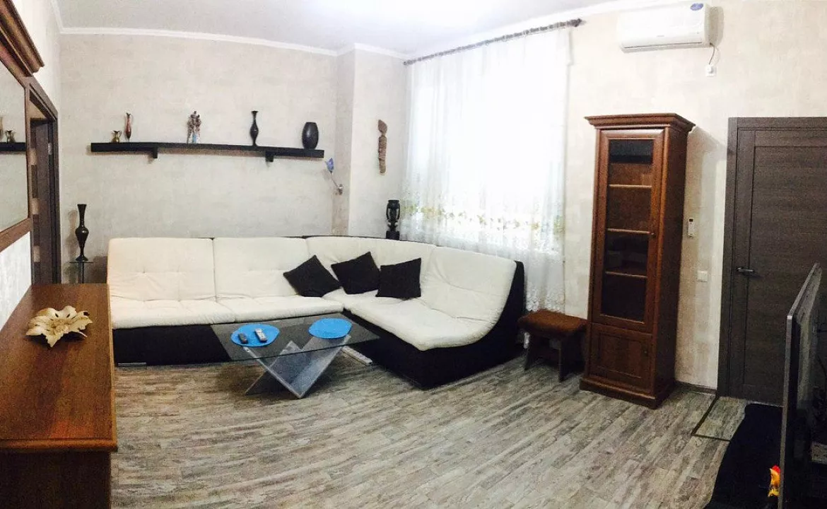 Двухкомнатные апартаменты. Квартира в многоквартирном доме Апартаменты "Кедр". Ялта Двухкомнатные апартаменты. Квартира в многоквартирном доме Апартаменты "Кедр". Ялта