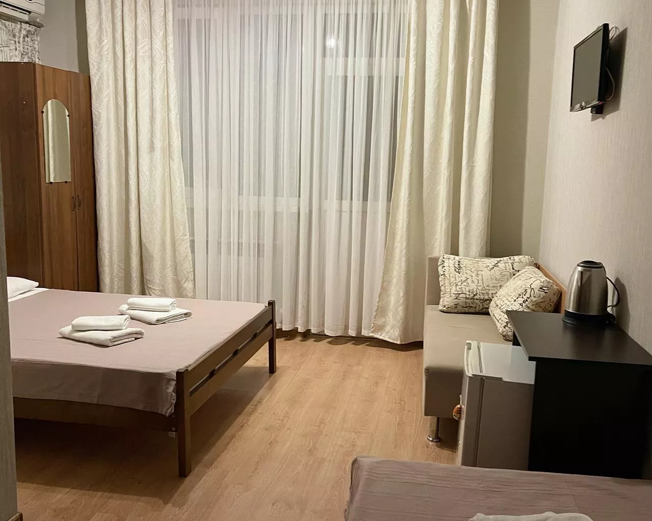 . Гостевой дом "Нэва". Адлер