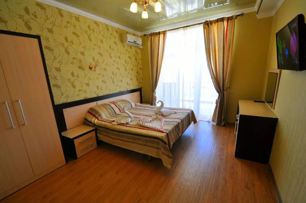 “Люкс” 5-ти местный 2-х комнатный. Отель "АТЛАС". Витязево