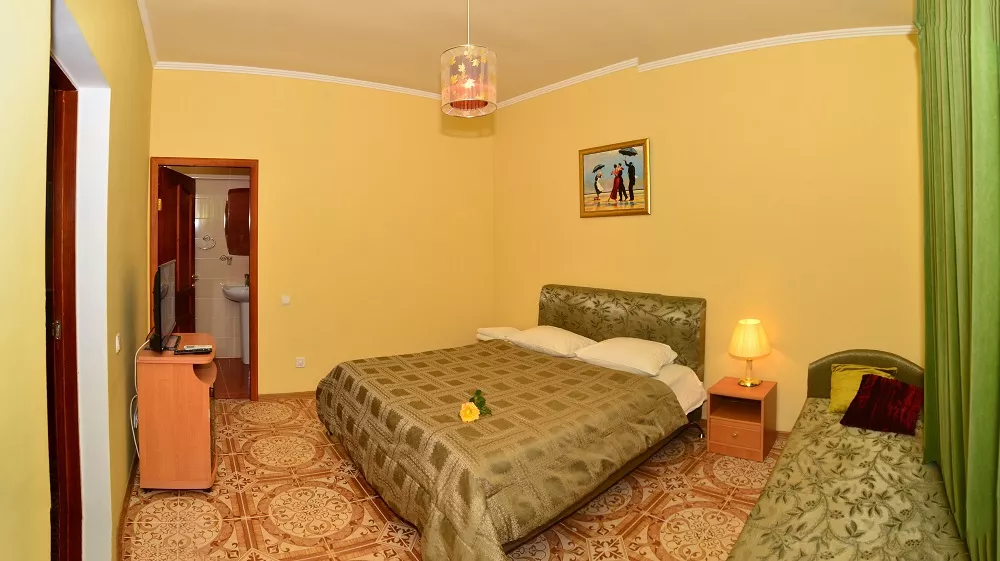 Домик 3 с кухней. Частная усадьба "Дом Роз". Заозерное