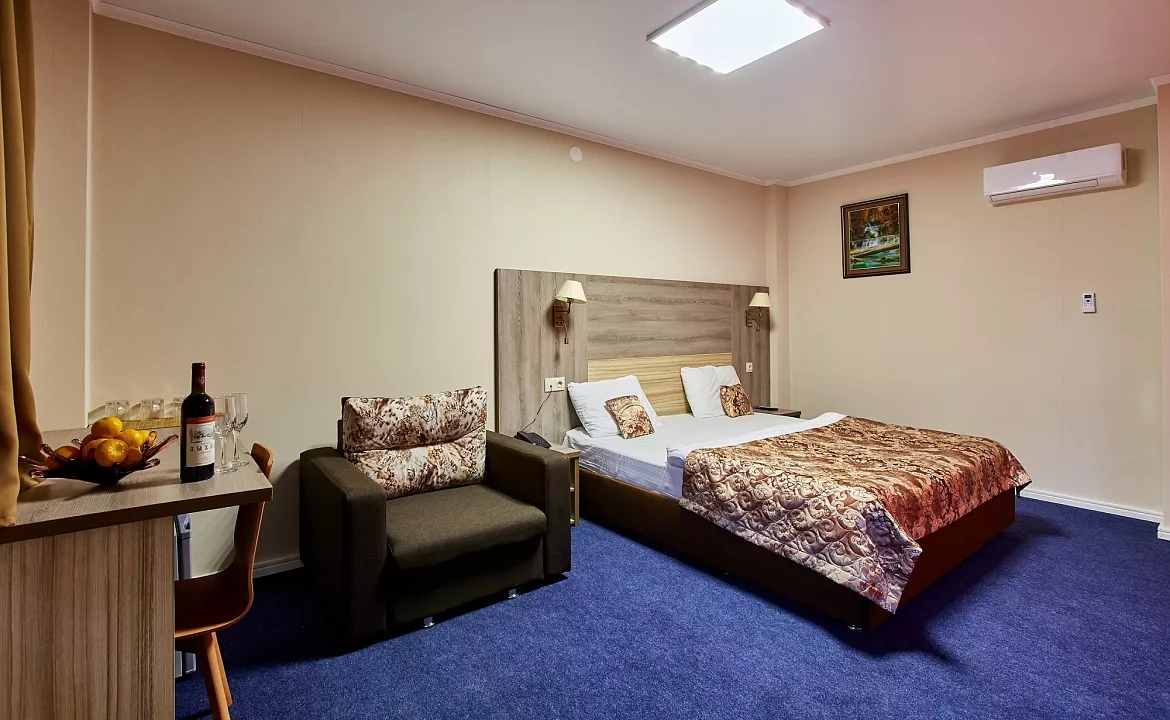 Семейный номер. Отель "КОМФОРТ". Сухум