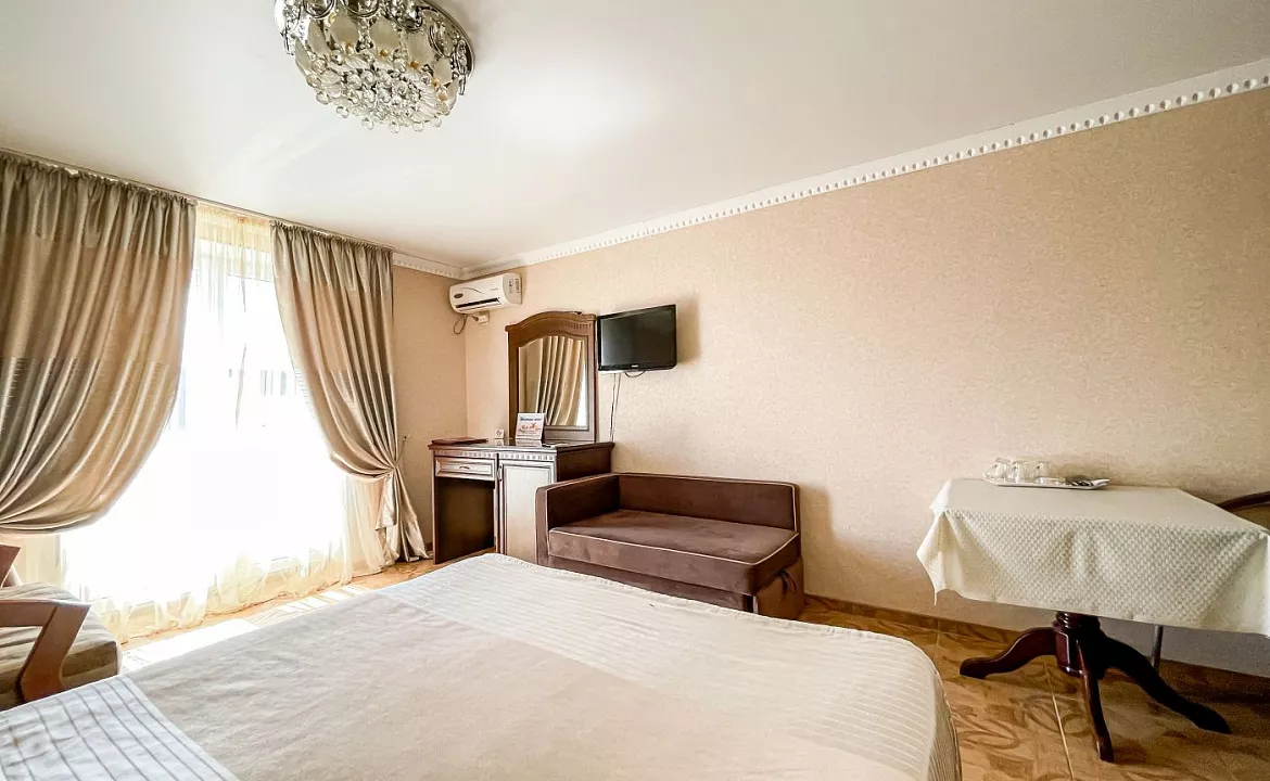 Полулюкс 5-ти местный (с балконом). Anzhelina Family Hotel. Витязево