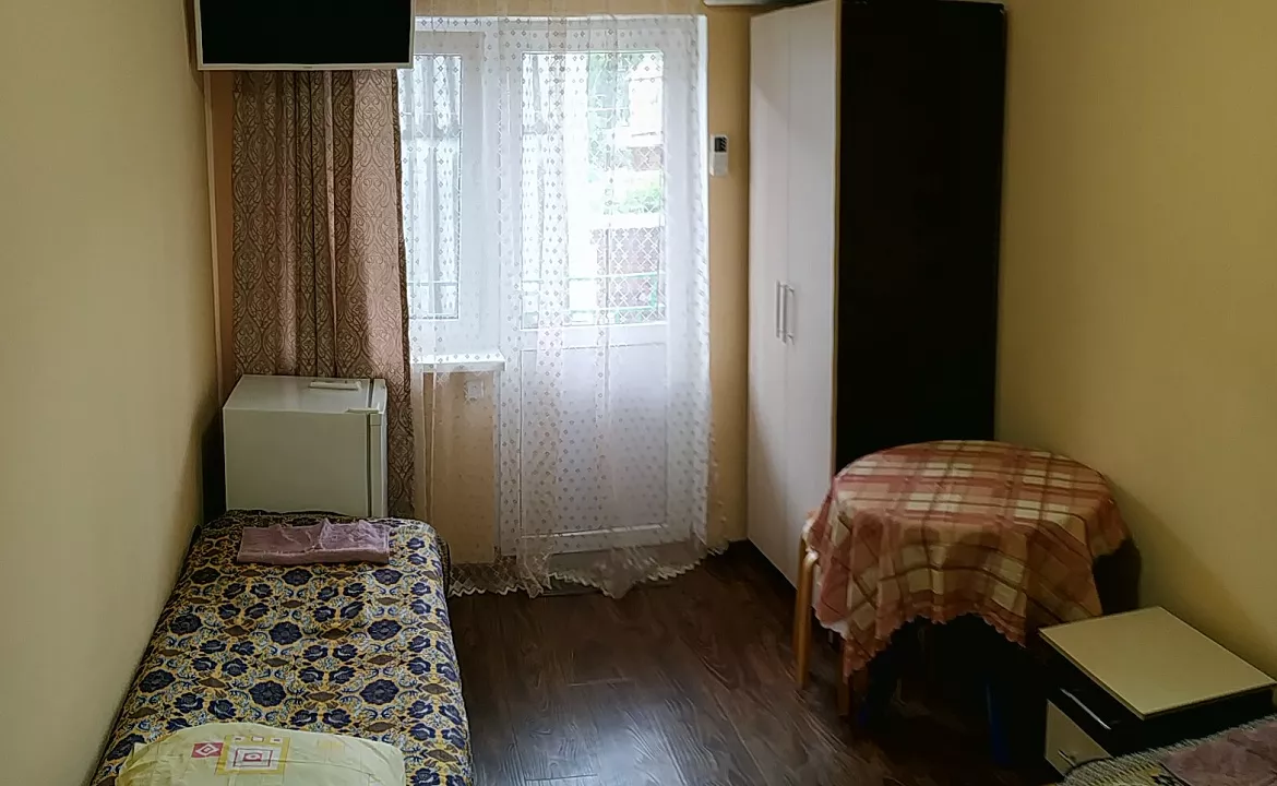 Трехместный стандарт. Гостевой дом Барбарис. Анапа