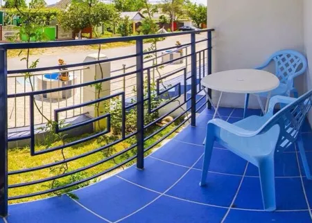 Двухместный полулюкс 1 и 2 этаж. Гостиница "Алекс". Витязево